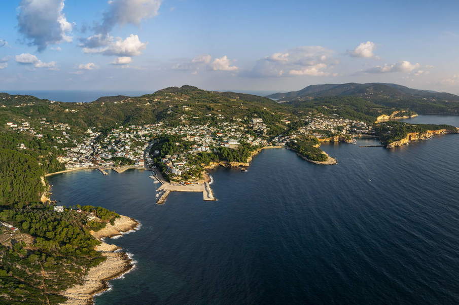 Conservation du phoque moine méditerranéen dans la zone élargie du parc marin national d'Alonissos et des Sporades du Nord (NMPANS)